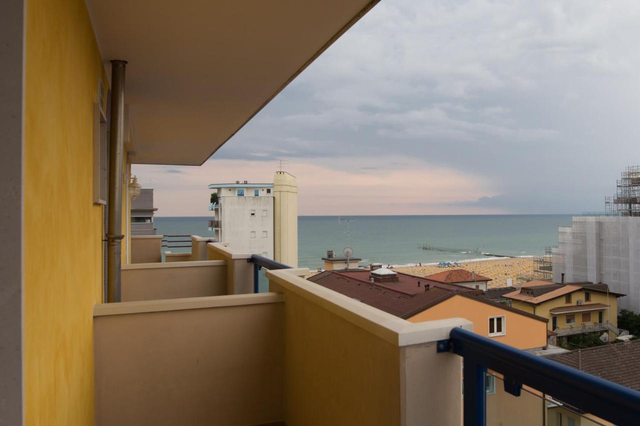 Hotel Brioni Mare Lido di Jesolo Exterior photo