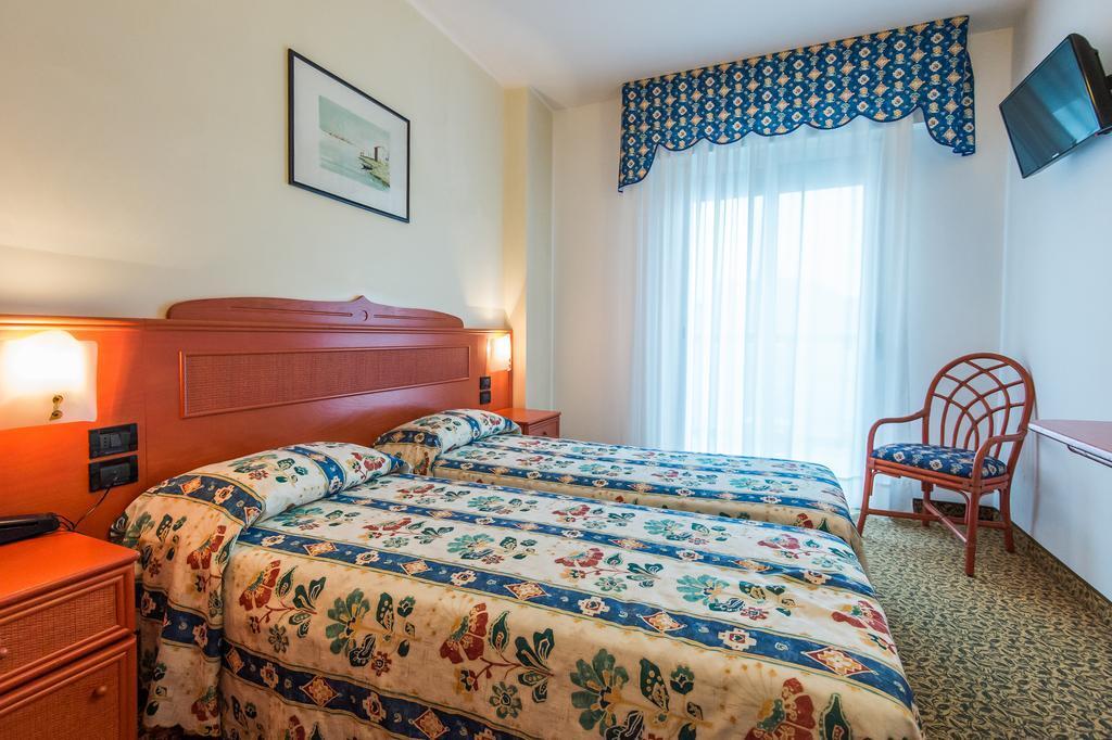 Hotel Brioni Mare Lido di Jesolo Exterior photo
